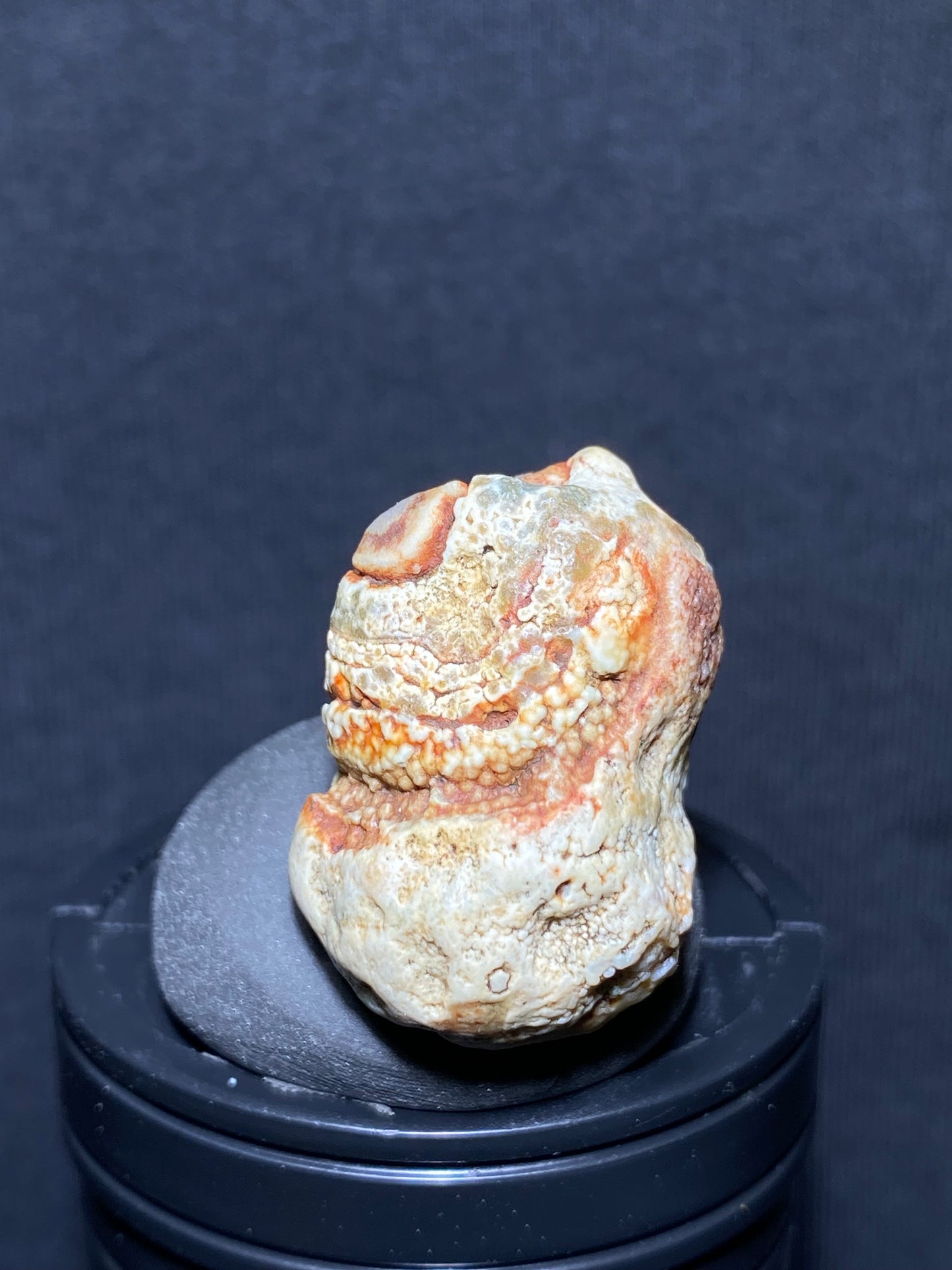 (1129)Alxa Gobi Desert red eye Agate, rough nature stone,Natural Color Raw Stone from Inner Mongolia.