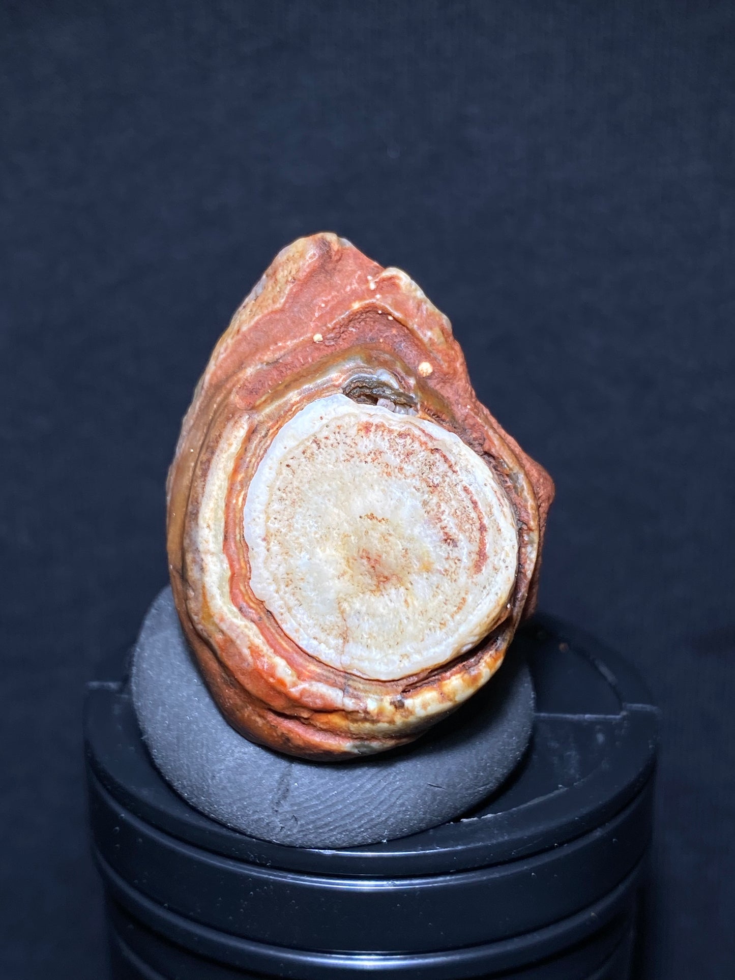 (1130)Alxa Gobi Desert red eye Agate, rough nature stone,Natural Color Raw Stone from Inner Mongolia.