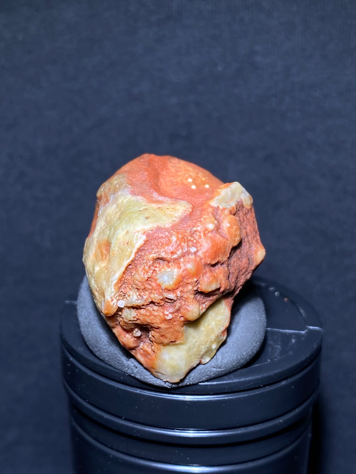 (1130)Alxa Gobi Desert red eye Agate, rough nature stone,Natural Color Raw Stone from Inner Mongolia.