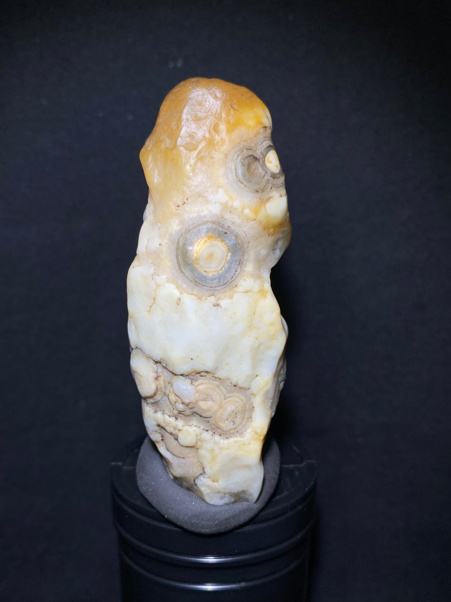 (1132)Alxa Gobi Desert eye Agate, Natural Color Raw Stone from Inner Mongolia. Collector’s Rough Agate for Display & Curation.