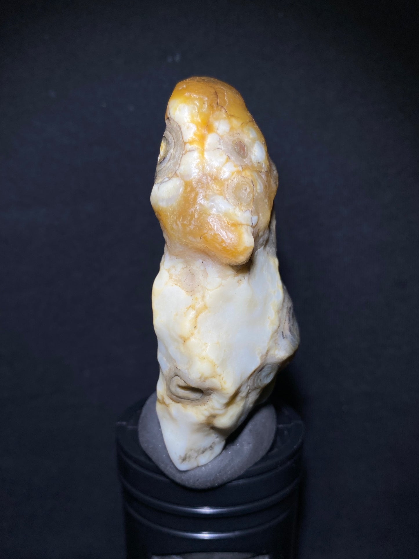 (1132)Alxa Gobi Desert eye Agate, Natural Color Raw Stone from Inner Mongolia. Collector’s Rough Agate for Display & Curation.