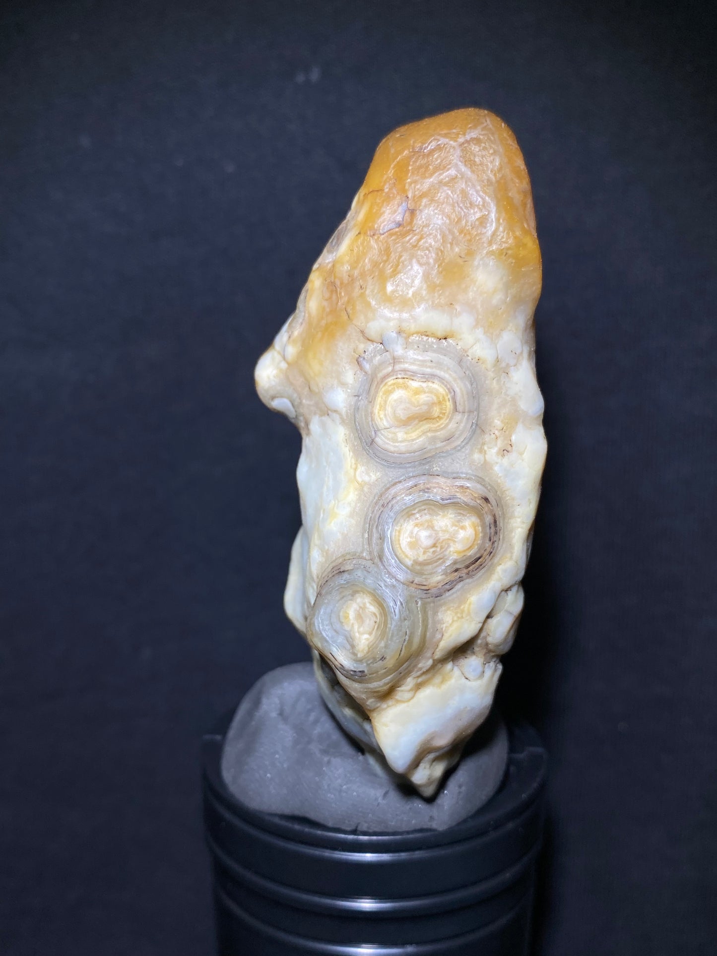 (1132)Alxa Gobi Desert eye Agate, Natural Color Raw Stone from Inner Mongolia. Collector’s Rough Agate for Display & Curation.