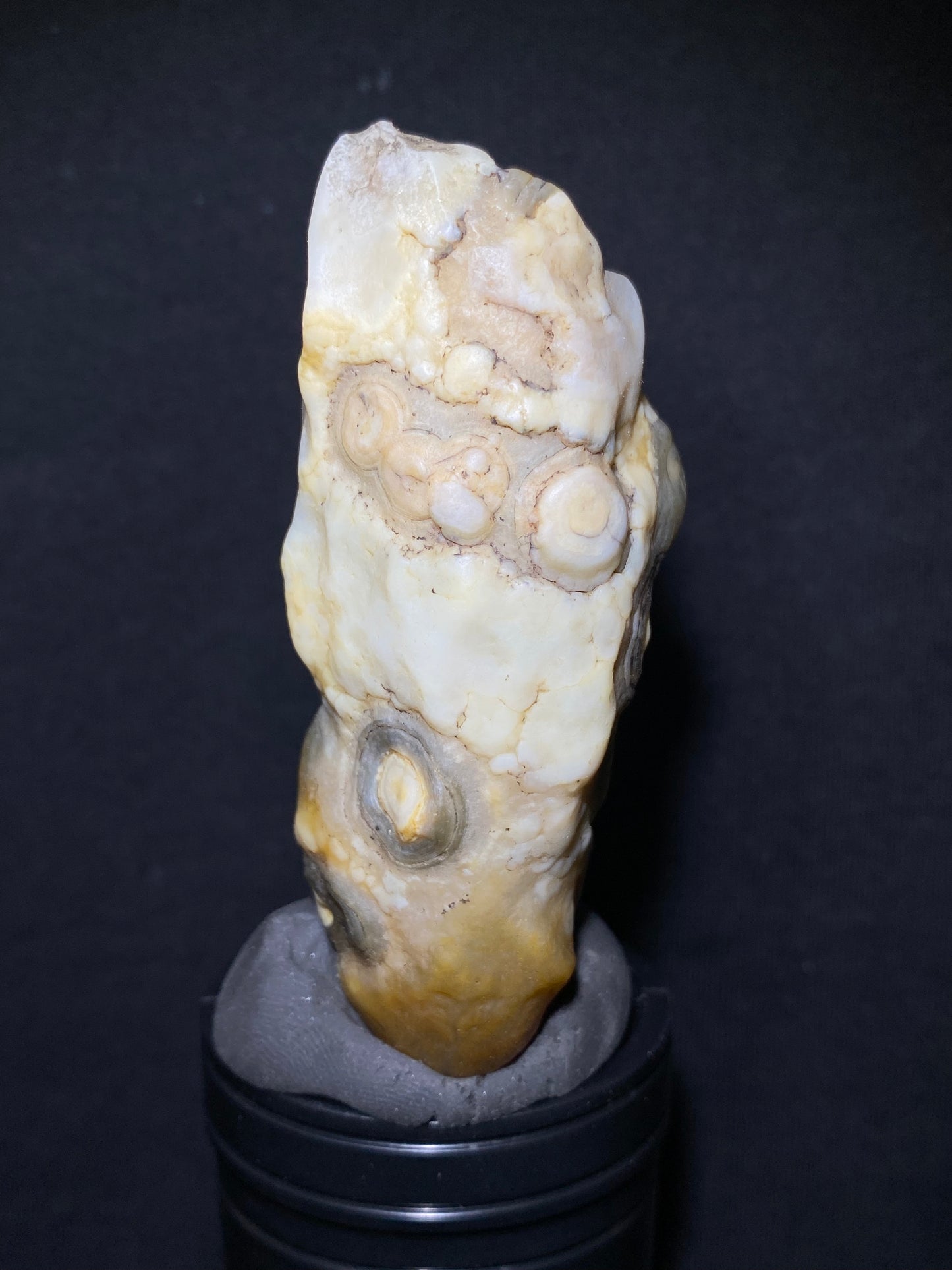 (1132)Alxa Gobi Desert eye Agate, Natural Color Raw Stone from Inner Mongolia. Collector’s Rough Agate for Display & Curation.