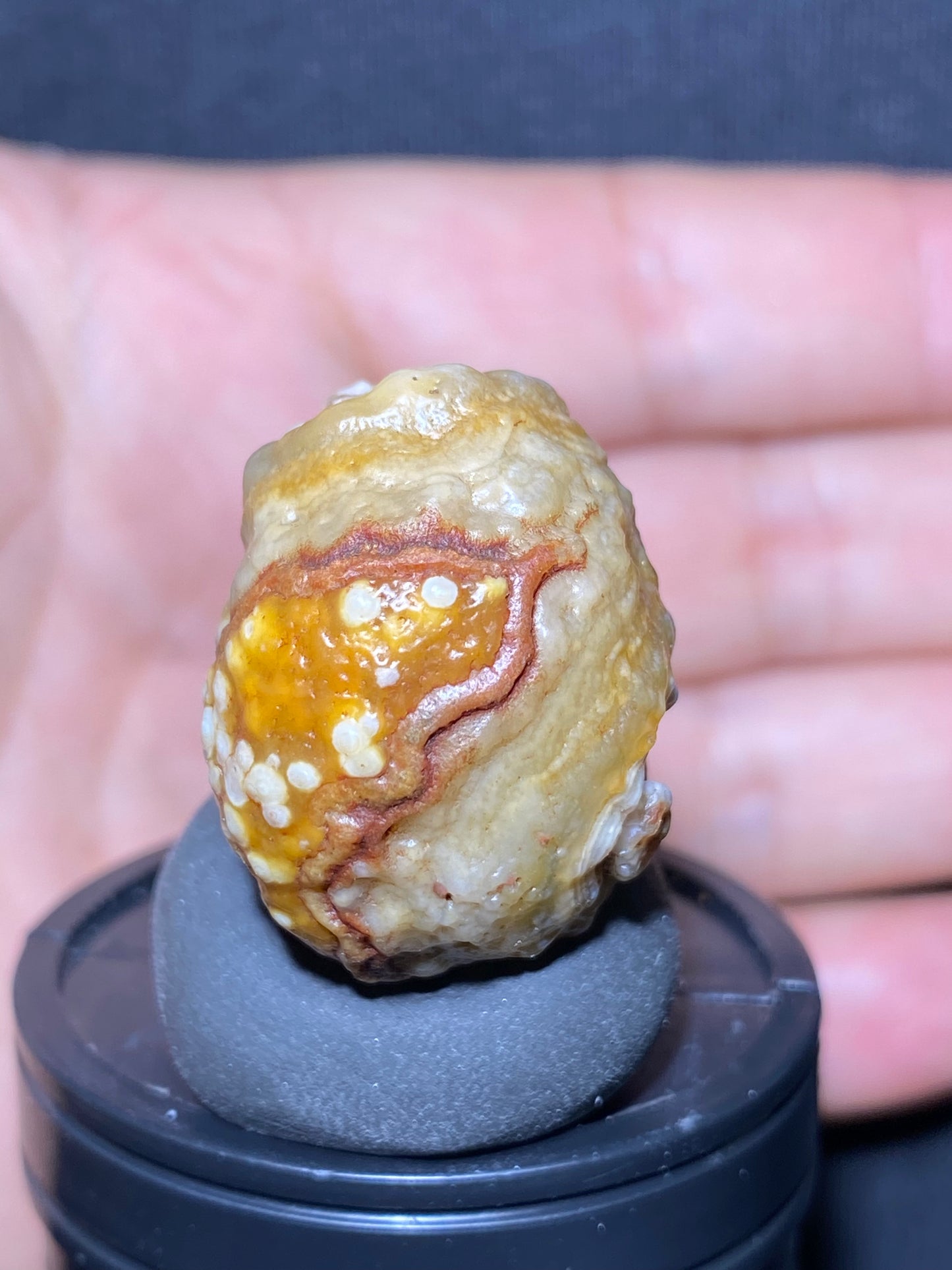 (1137)Alxa Gobi Desert red eye Agate, rough nature stone,Natural Color Raw Stone from Inner Mongolia.