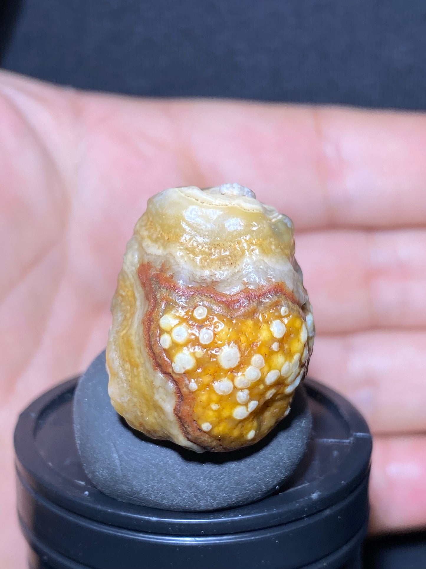 (1137)Alxa Gobi Desert red eye Agate, rough nature stone,Natural Color Raw Stone from Inner Mongolia.