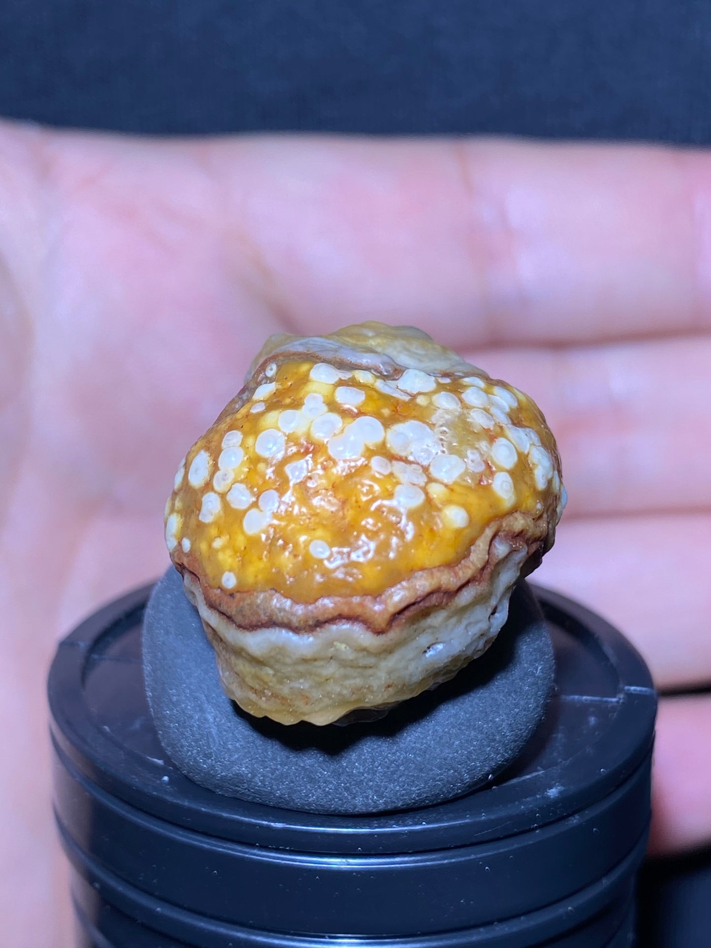 (1137)Alxa Gobi Desert red eye Agate, rough nature stone,Natural Color Raw Stone from Inner Mongolia.